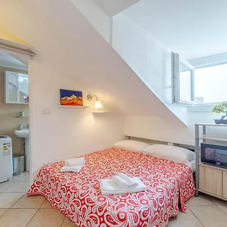 Apartment Garibaldi Central Mini Studio